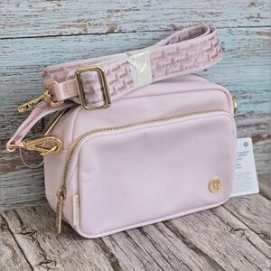 *NWT* LULULEMON Everywhere Belt Bag 2L L Monogram Blissful Pink